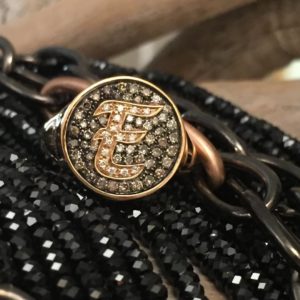 anello-oro-rosa-personalizzato-diamanti-bianchi-e-brown